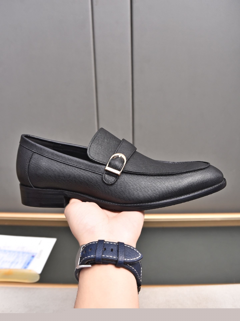 G*u*i leather shoes